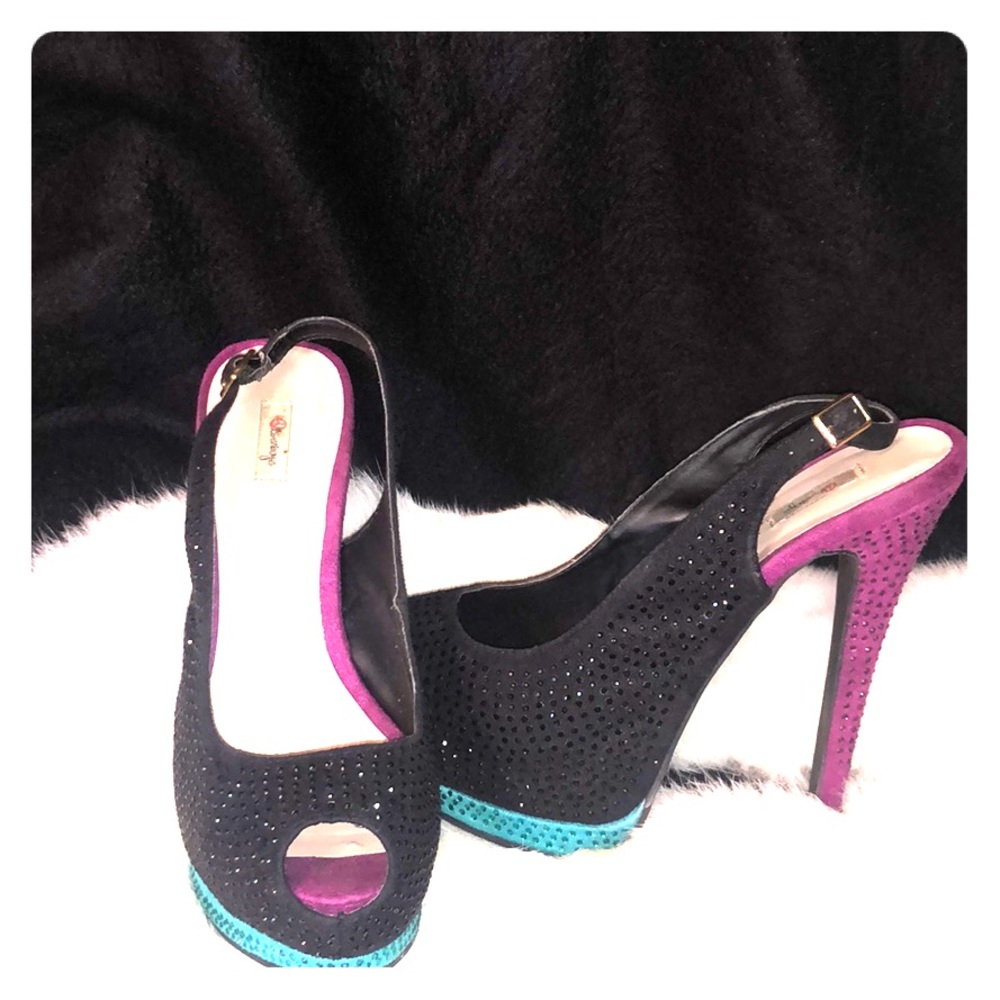 Multicolored peep toe platform heel
